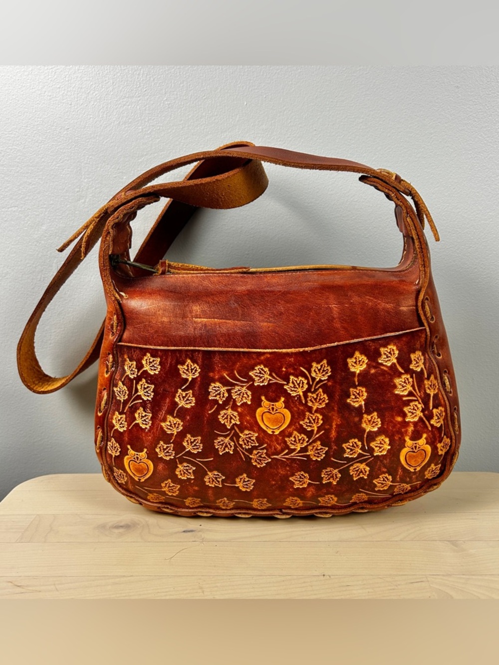 VINTAGE Tooled Leather‎ Shoulder Bag Boho Desert Neutral Western Cottagecore